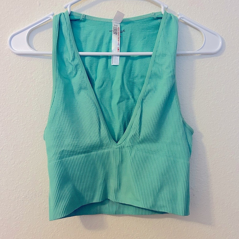 Urban Outfitters Out From Under Hailey Seamless Plunge Bra Top